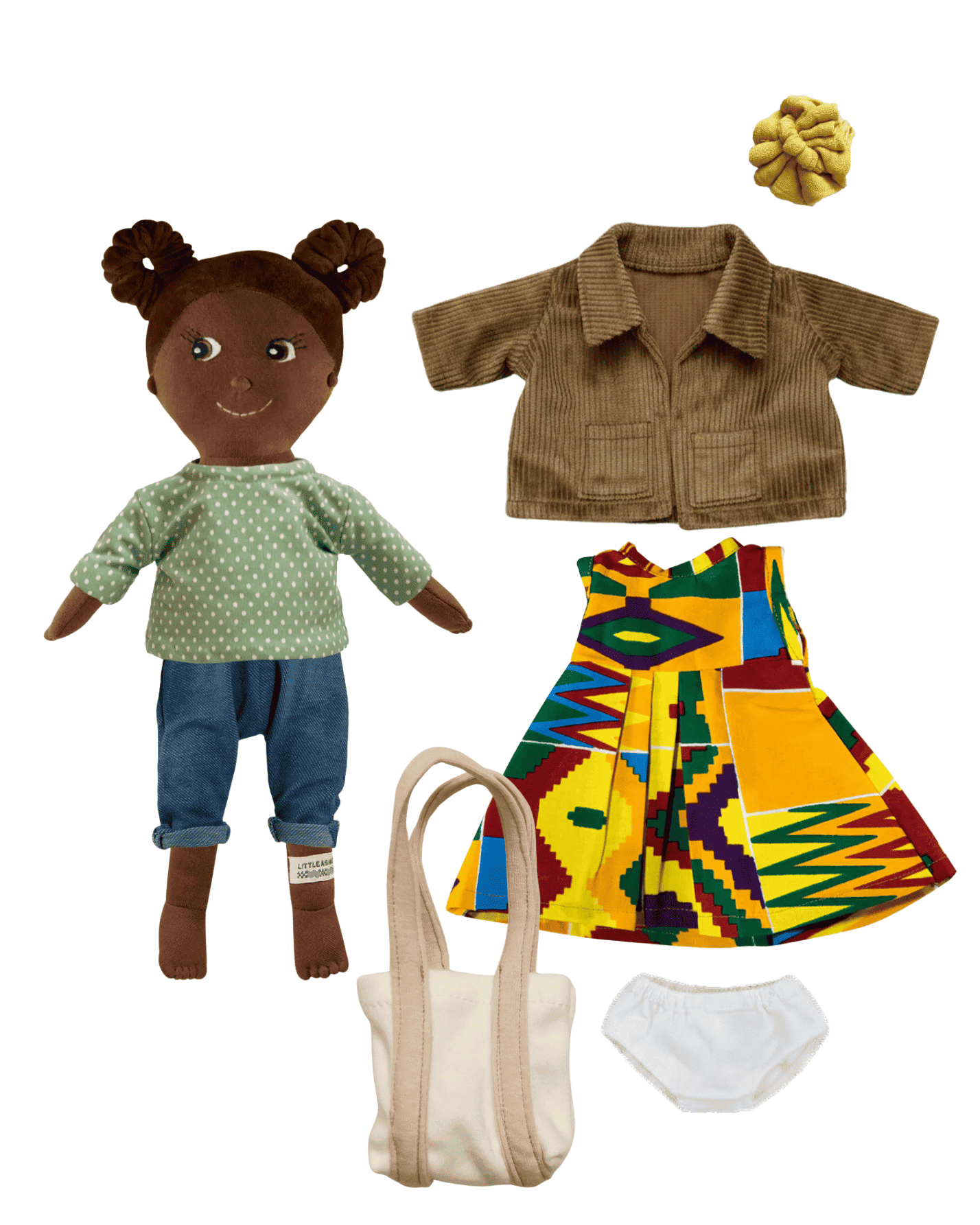 Bio-Stoffpuppe MIRA von LITTLE ASHÉ mit Kleiderbundle: Puppenkleid im Kente-Muster, Cord-Jacke in Oliv-Grün, gelbe Haarblüte und beige Tasche
